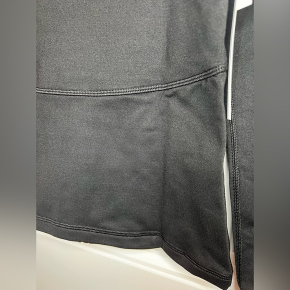 NWT Aritzia TNA TnAction Relay Zip-Up Running Jacket with pockets - Black / Noir - Picture 10 of 10